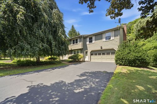 40 Eastview Dr, Windsor, CT, 06095-1823 | Card Image