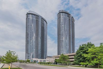 3211 - 125 Village Green Sq, Condo with 2 bedrooms, 2 bathrooms and 1 parking in Toronto ON | Image 1