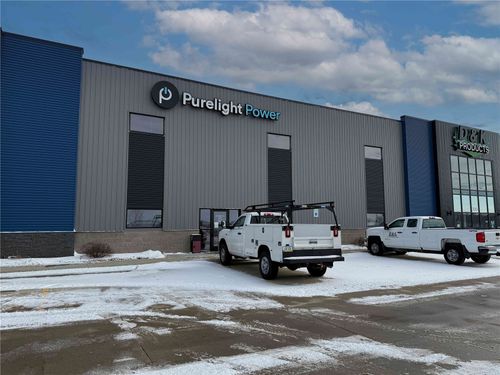 200-1575 Ketelsen Dr, Hiawatha, IA, 52233 | Card Image