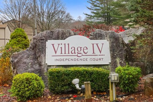 70e-70 E Independence Court, Yorktown, NY, 10598 | Card Image