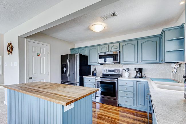 1547 John St, House other with 3 bedrooms, 2 bathrooms and 1 parking in San Leon TX | Image 13