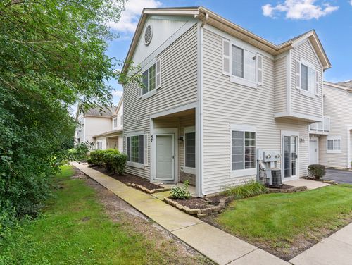 57-57 Braxton Ln, Aurora, IL, 60504-6671 | Card Image
