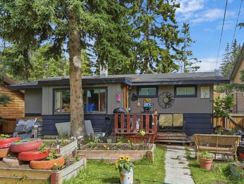 813 13 St, Canmore, AB, T1W1W5 | Card Image