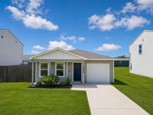 2029 6th St, Hempstead, TX, 77445-6910 | Card Image