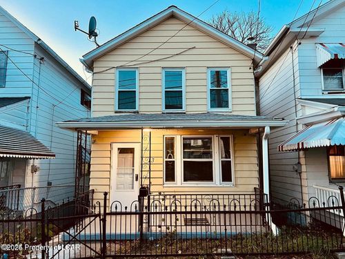 13 Airy St, Wilkes Barre, PA, 18702-4706 | Card Image