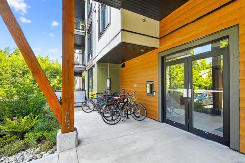 302-700 Yew Wood Rd, Tofino, BC, V0R2Z0 | Card Image