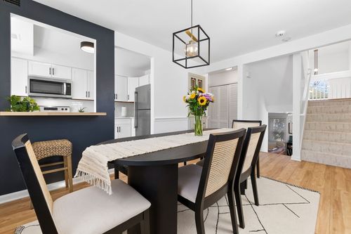 h-12 Pickett St, Beverly, MA, 01915-3460 | Card Image