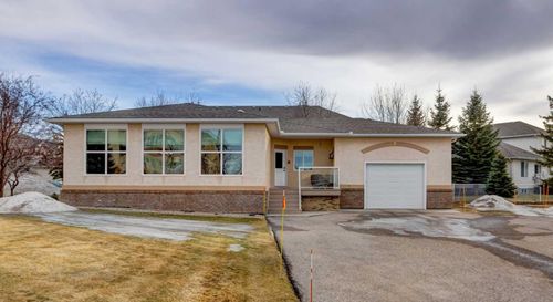 7-43 Westlake Cir, Strathmore, AB, T1P1P8 | Card Image