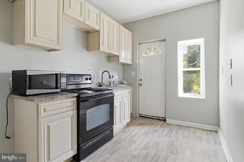 3505 Virginia Ave, BALTIMORE, MD, 21215-6220 | Card Image