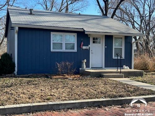 1018 Ne Monroe St, Topeka, KS, 66608-1147 | Card Image