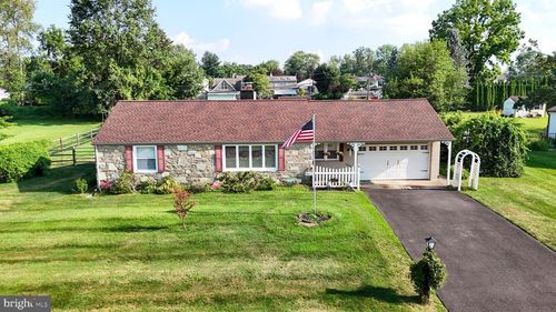 86 Valley Dr, Southampton, PA, 18966-1347 | Card Image