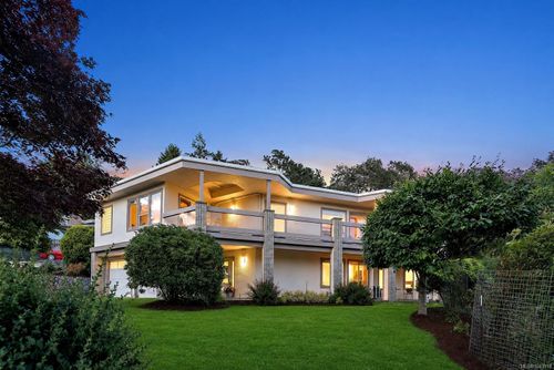 4607 Boulderwood Dr, Victoria, BC, V8Y2V2 | Card Image