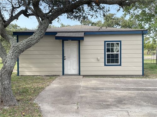 1060 Jacoby Ln, Aransas Pass, TX, 78336-3049 | Card Image