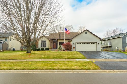 17295 Fieldcrest Ave, Farmington, MN, 55024-7902 | Card Image