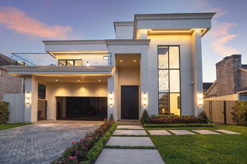 7 Lana Ln, Houston, TX, 77027-5605 | Card Image