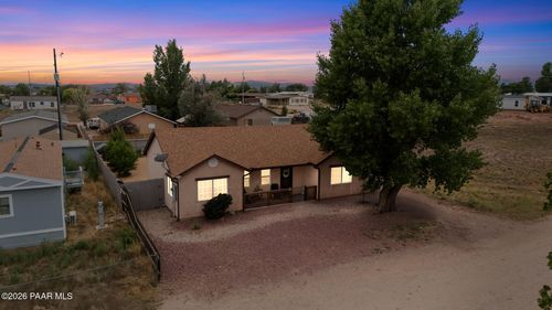 235 W Granada Dr, Paulden, AZ, 86334-6021 | Card Image