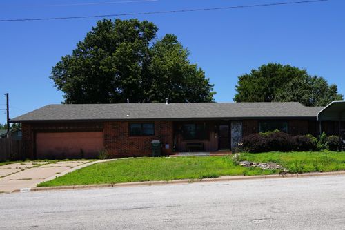 305 N Choctaw St, Hardtner, KS, 67057 | Card Image