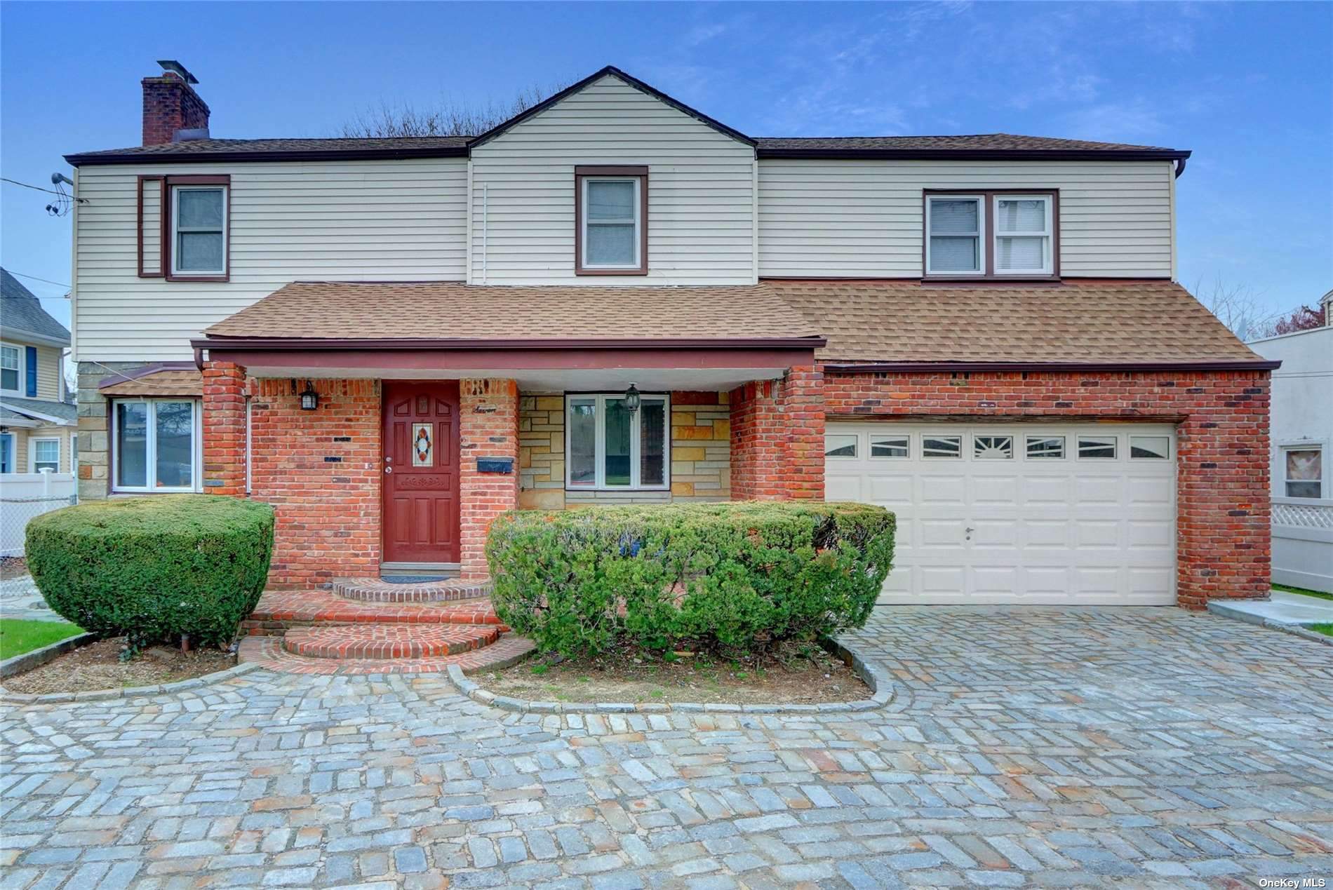 Dogwood Ave, Malverne, NY 11565