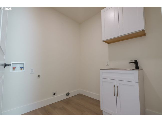 535 E St, House other with 4 bedrooms, 3 bathrooms and 1 parking in Independence OR | Image 17