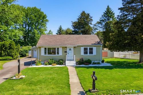 3 Cedar St, Waterford, CT, 06385-2206 | Card Image