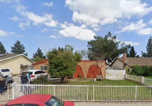 555 N Chestnut Ave, Rialto, CA, 92376-5203 | Card Image