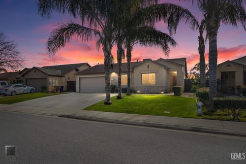 611 Kirklees Ct, Bakersfield, CA, 93307-8819 | Card Image