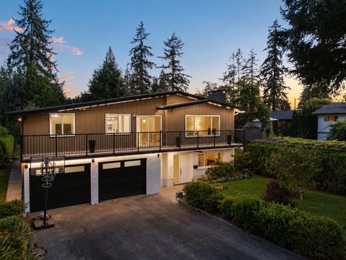 2763 Violet St, North Vancouver, BC, V7H2L7 | Card Image