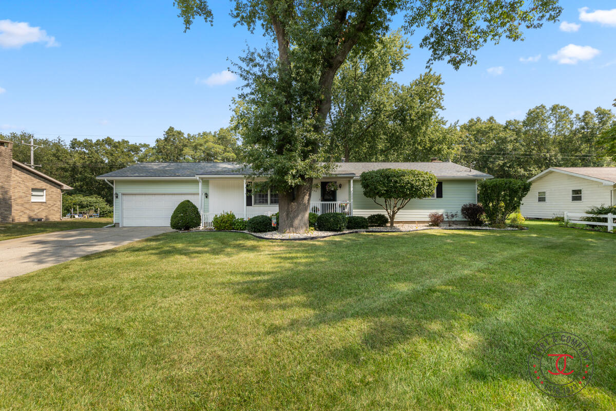 Valley View Dr, Muskegon, MI 49444