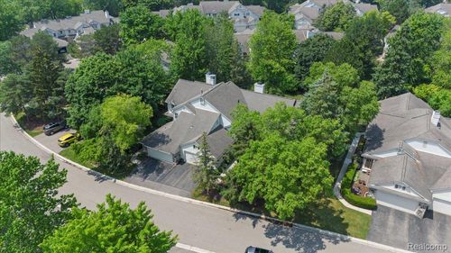7570 Danbury Cir, West Bloomfield, MI, 48322-3568 | Card Image