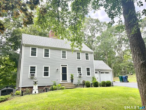 2 Oakridge Dr, Old Lyme, CT, 06371-1821 | Card Image