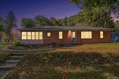 15303 Longfellow Dr, Byron, MI, 48418-9772 | Card Image