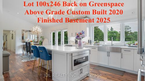 11 Hedge Rd, Sutton West, ON, L0E1R0 | Card Image