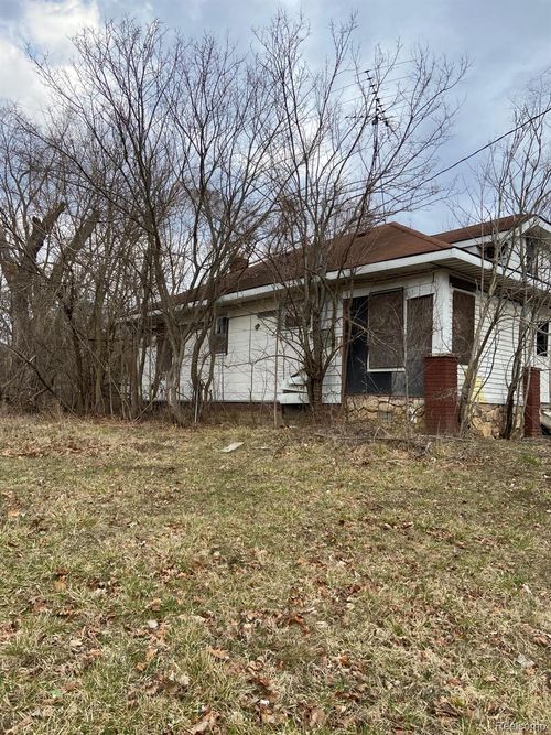 205 E Baltimore Boulevard, Flint, MI, 48505 | Card Image