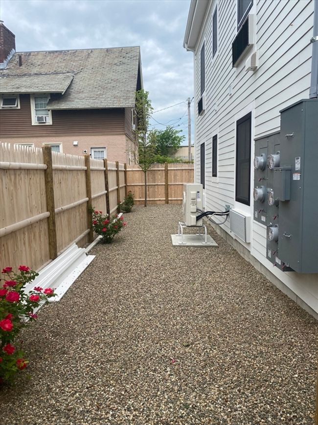 1 - 15 Yuill Cir, Condo with 2 bedrooms, 2 bathrooms and 1 parking in Boston MA | Image 15