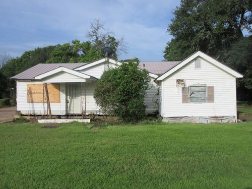 124 Sibley St, Oil City, LA, 71061-8585 | Card Image