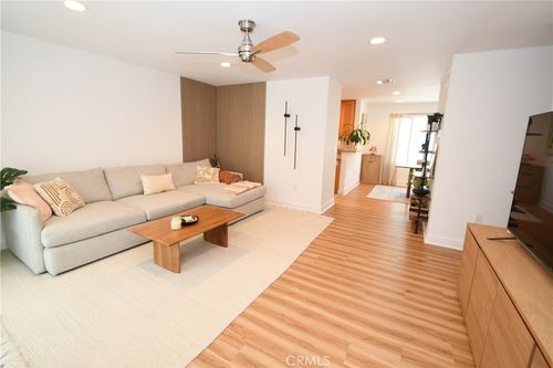 162-2800 Plaza Del Amo, Torrance, CA, 90503-9360 | Card Image