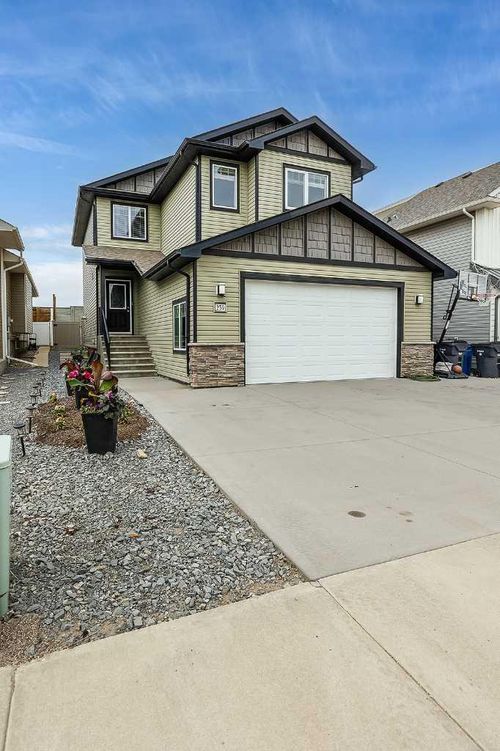 259 Stratton Rd Se, Medicine Hat, AB, T1B0G2 | Card Image