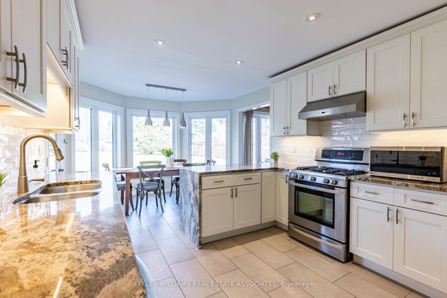 23 Meander Close, House other with 5 bedrooms, 3 bathrooms and 6 parking in Carlisle ON | Image 11
