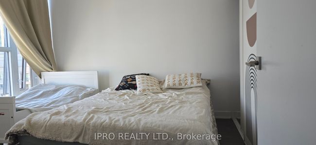 806 - 28 Avondale Ave, Condo with 2 bedrooms, 1 bathrooms and 1 parking in North York ON | Image 5