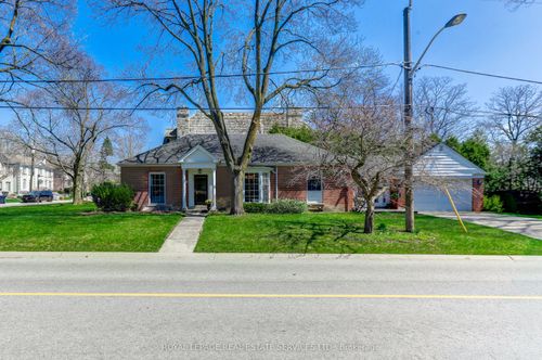 44 Highland Cres, North York, ON, M2L1G6 | Card Image