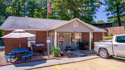 1309 Country Oaks Dr, Benton, AR, 72015-5688 | Card Image