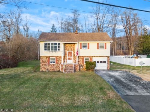 33 Glenbrook Rd, Ogdensburg, NJ, 07439-1118 | Card Image