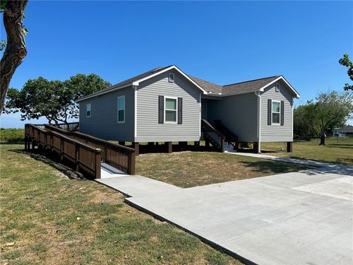 245 N Arch St, Aransas Pass, TX, 78336-2020 | Card Image