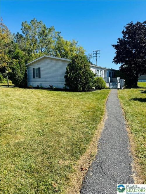 77 Juniper Ct, Bath, PA, 18014-8214 | Card Image