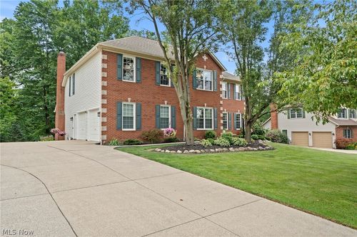 215 Beaumont Trl, Aurora, OH, 44202-8483 | Card Image