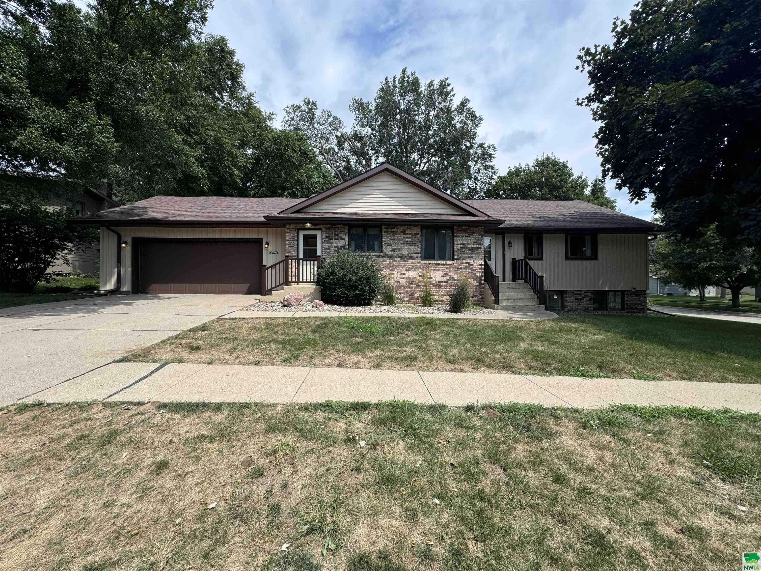 1st Ave, Le Mars, IA 51031