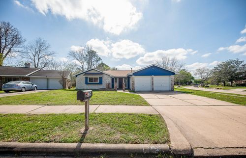 6835 Castleview Ln, Missouri City, TX, 77489-2616 | Card Image