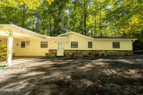 1062 N Ridge Pl, Sevierville, TN, 37876-9509 | Card Image