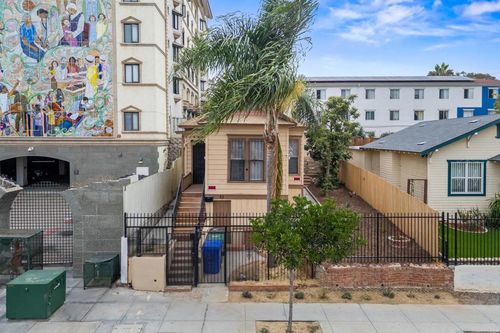 53 16th St, San Diego, CA, 92101-7634 | Card Image