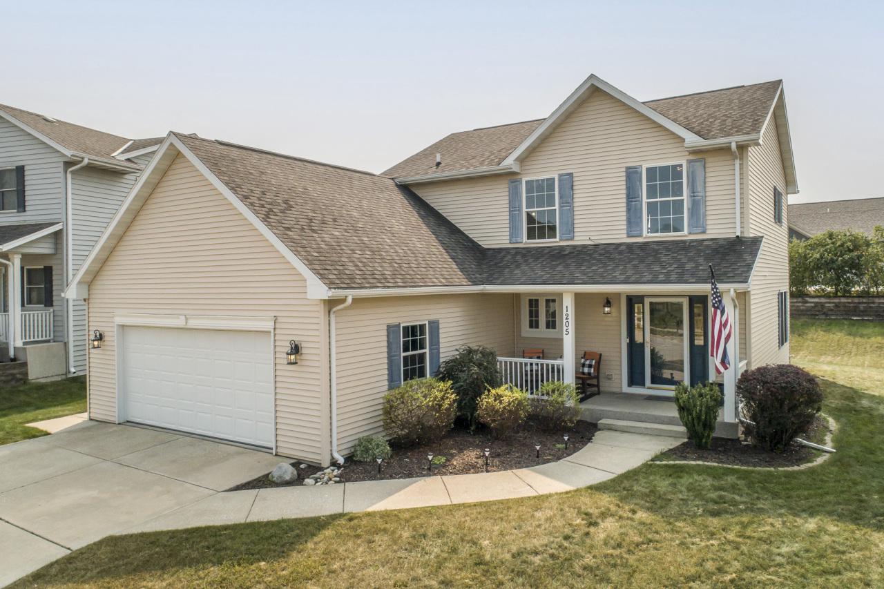 Dresser Ave, Waukesha, WI 53188